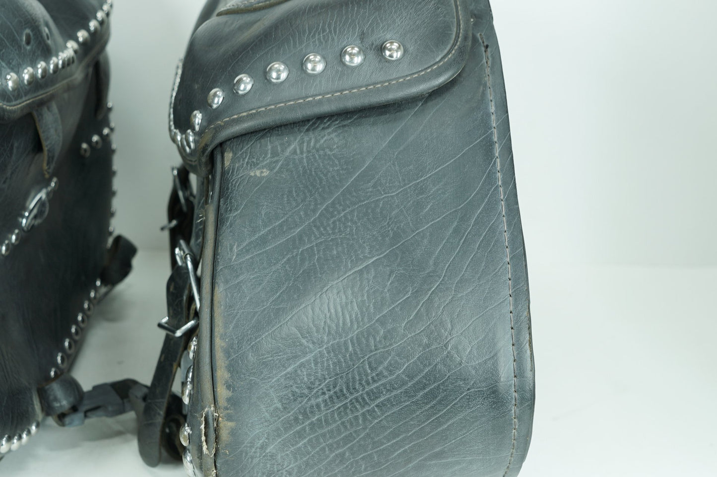 2007 - 2012 Harley-Davidson Softail Heritage Classic Rear Left Right Saddlebags Luggage Leather  	90476-06A