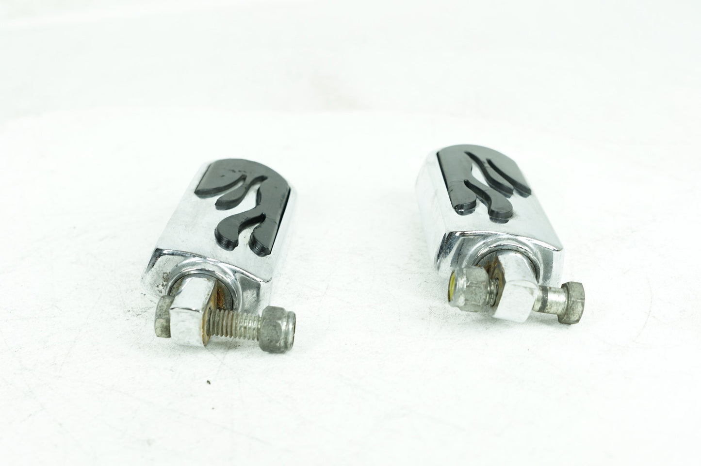 1999 - 2006 Harley-Davidson Softail Fat Boy Passenger Left & Right Foot Pegs 33048-72