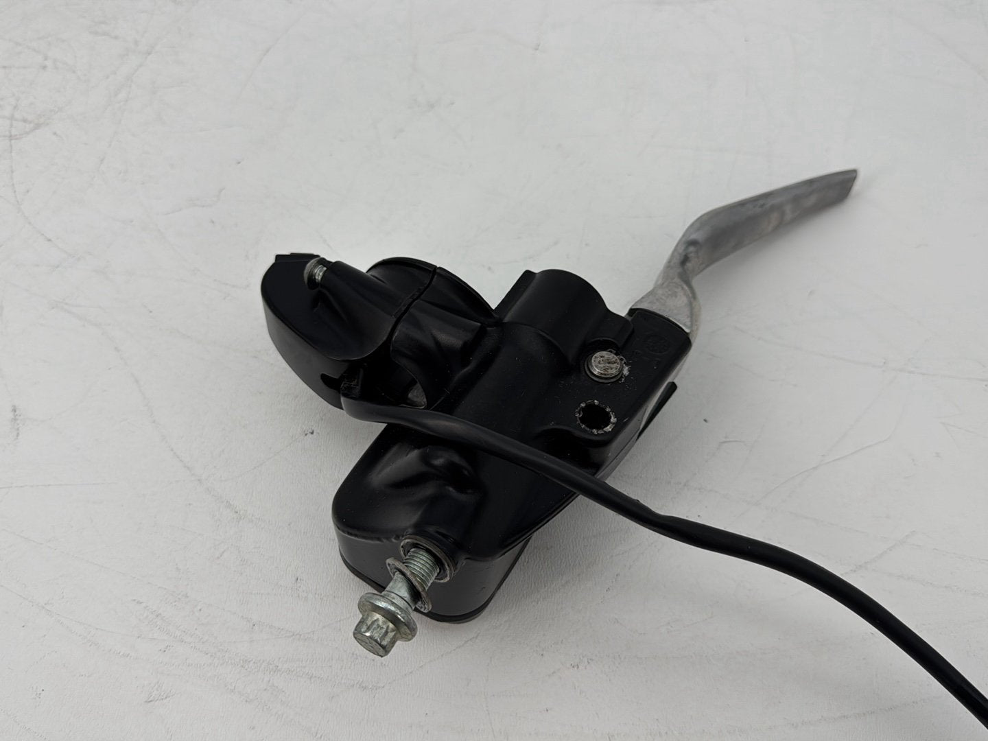 1999 - 2006 Harley-Davidson Touring Electra Glide Classic Front Right Brake Lever Master Cylinder 45013-96D