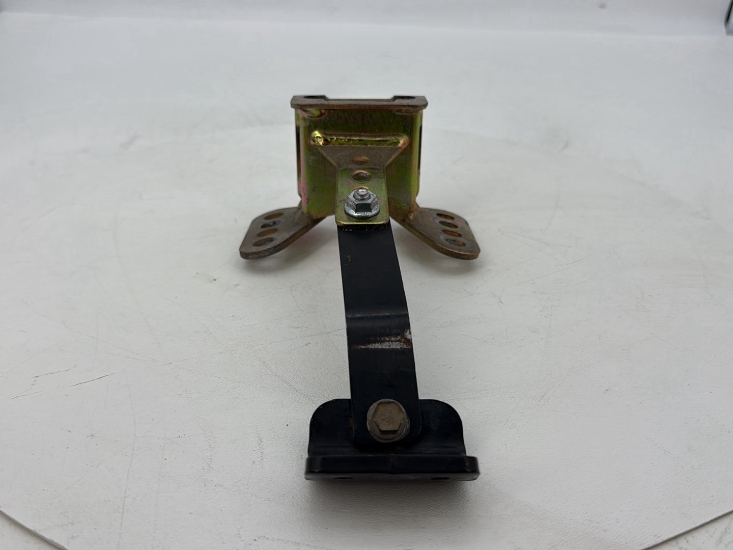 2007 - 2011 Harley-Davidson Touring Electra Glide Ultra Front Driver Rider Backrest Bracket Mount 52589-09A