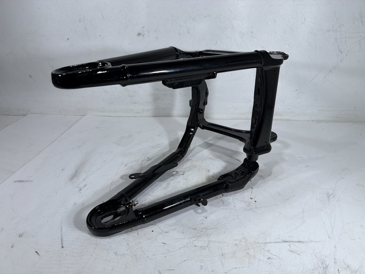 2020 Harley Softail Standard FXST OEM Rear Fork Swingarm Swing Arm