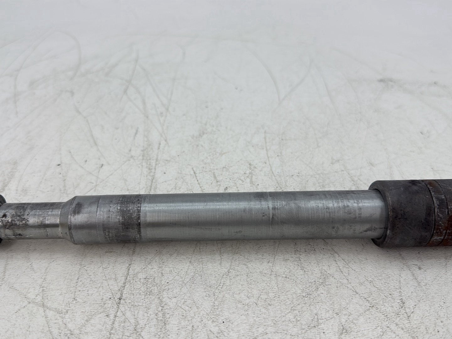 2000 Harley Touring FLHTCUI Electra Glide Ultra OEM Front Wheel Axle Bolt Shaft