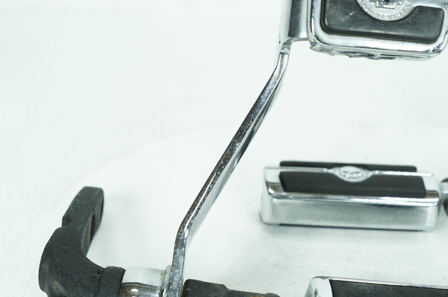 2007 - 2017 Harley-Davidson Dyna Wide Glide Left & Right Driver Step Foot Rest Pegs  	33693-03