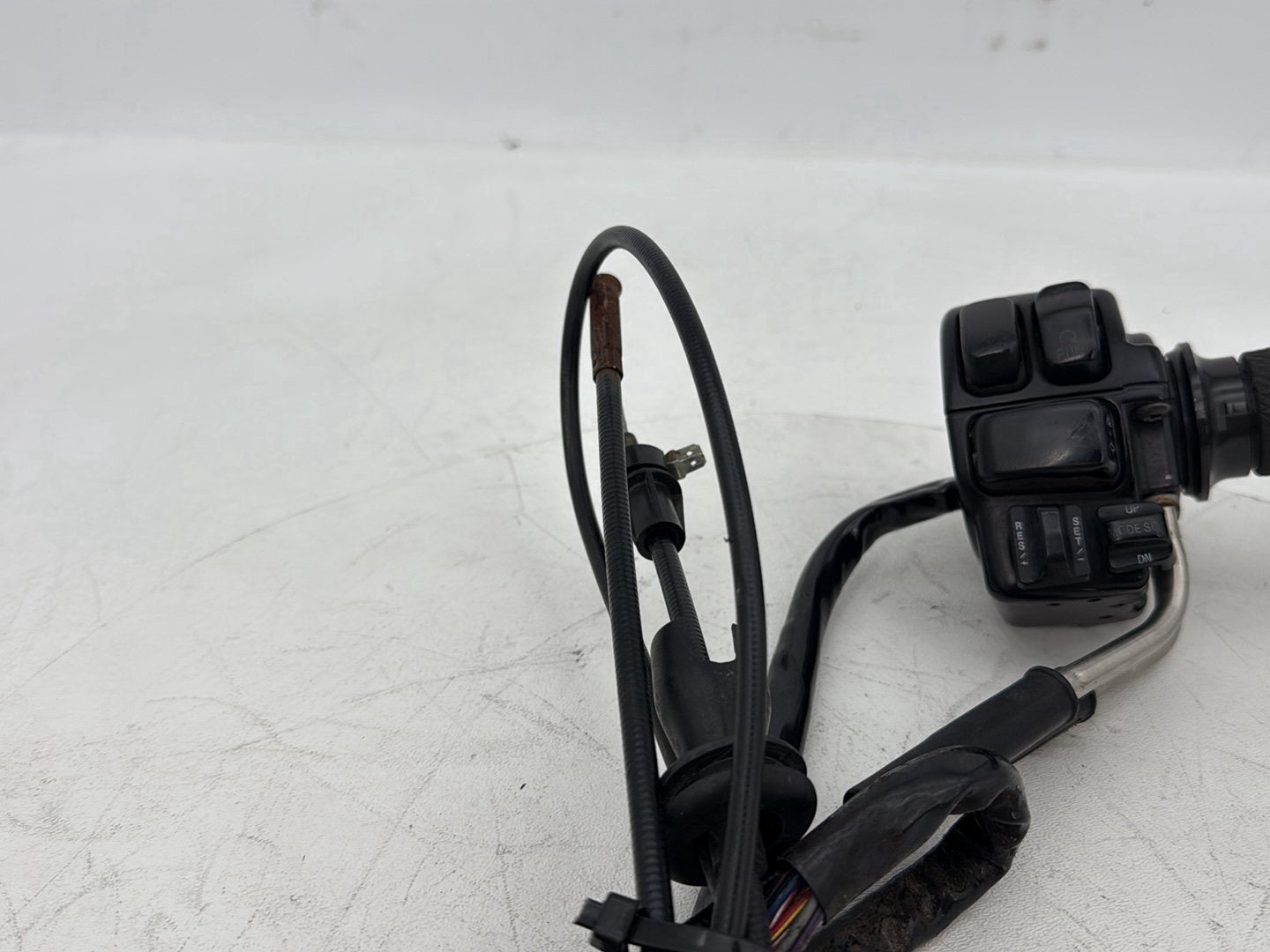 2007 - 2012 Harley-Davidson Touring Electra Glide Ultra Right Engine Start Kill Switches Controls w/ Hand Grip, Idle Throttle Cable Lines