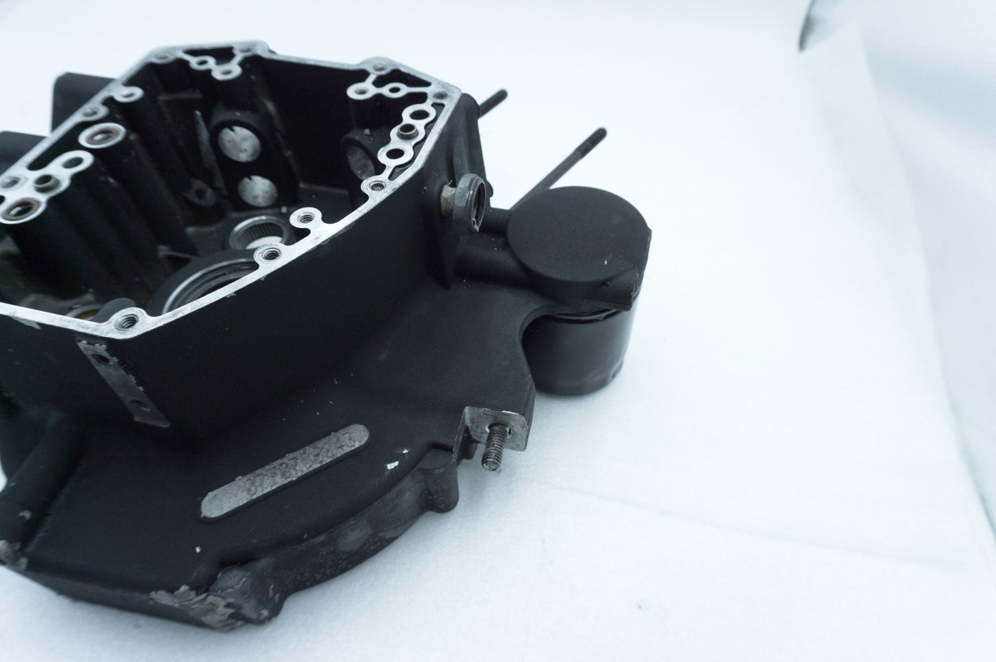 2007 - 2011 Harley-Davidson Touring Street Glide Crankcase Shaft Engine Motor Cover 24653-06