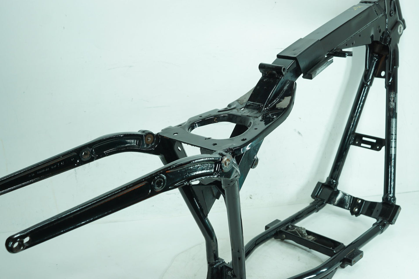 2007 - 2013 Harley-Davidson Dyna Street Bob Body Main Frame Chassis SLVG 47463-06BHP