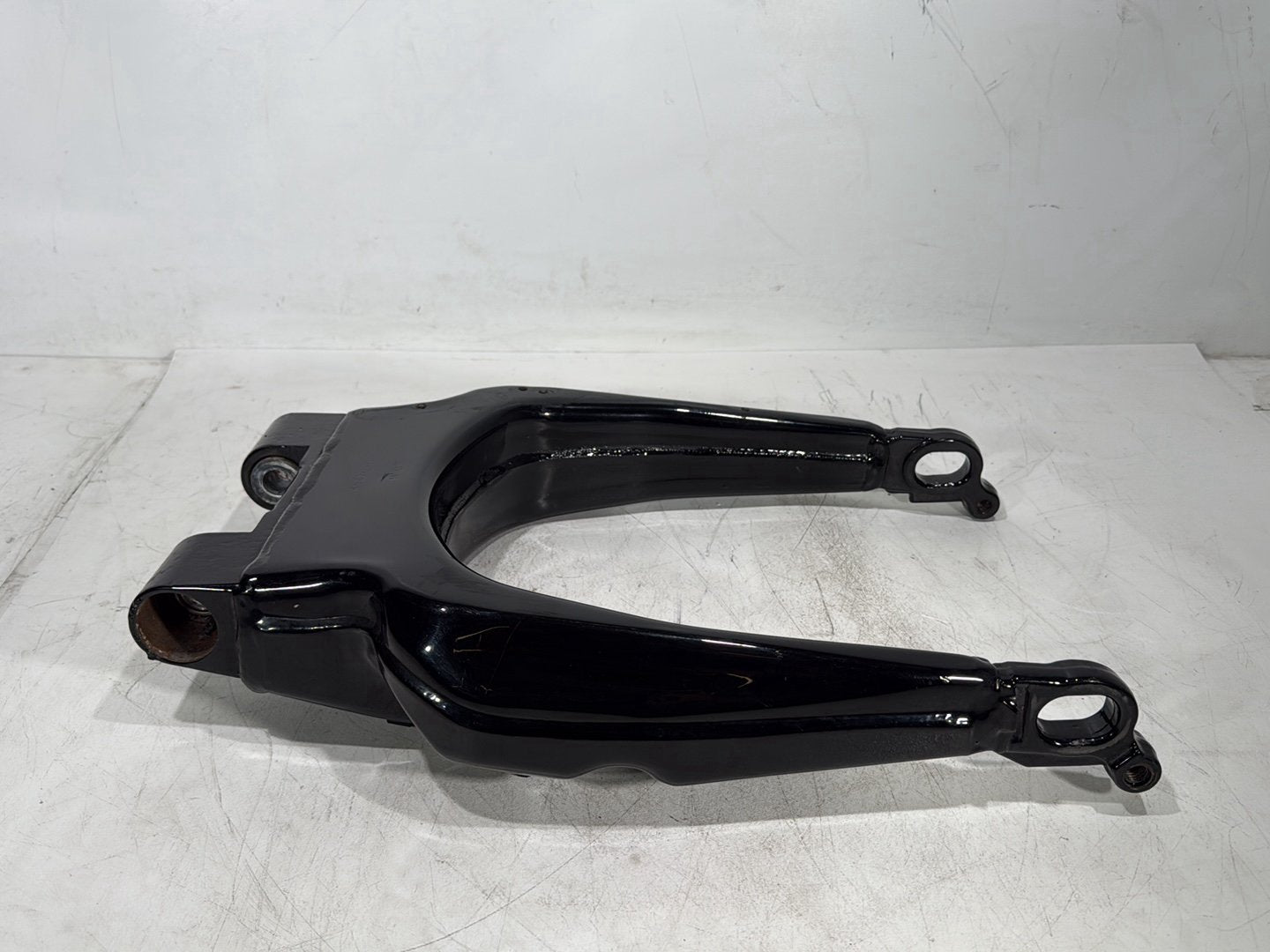 2016 Harley Road King Touring FLHR OEM Rear Fork Swingarm Swing Arm