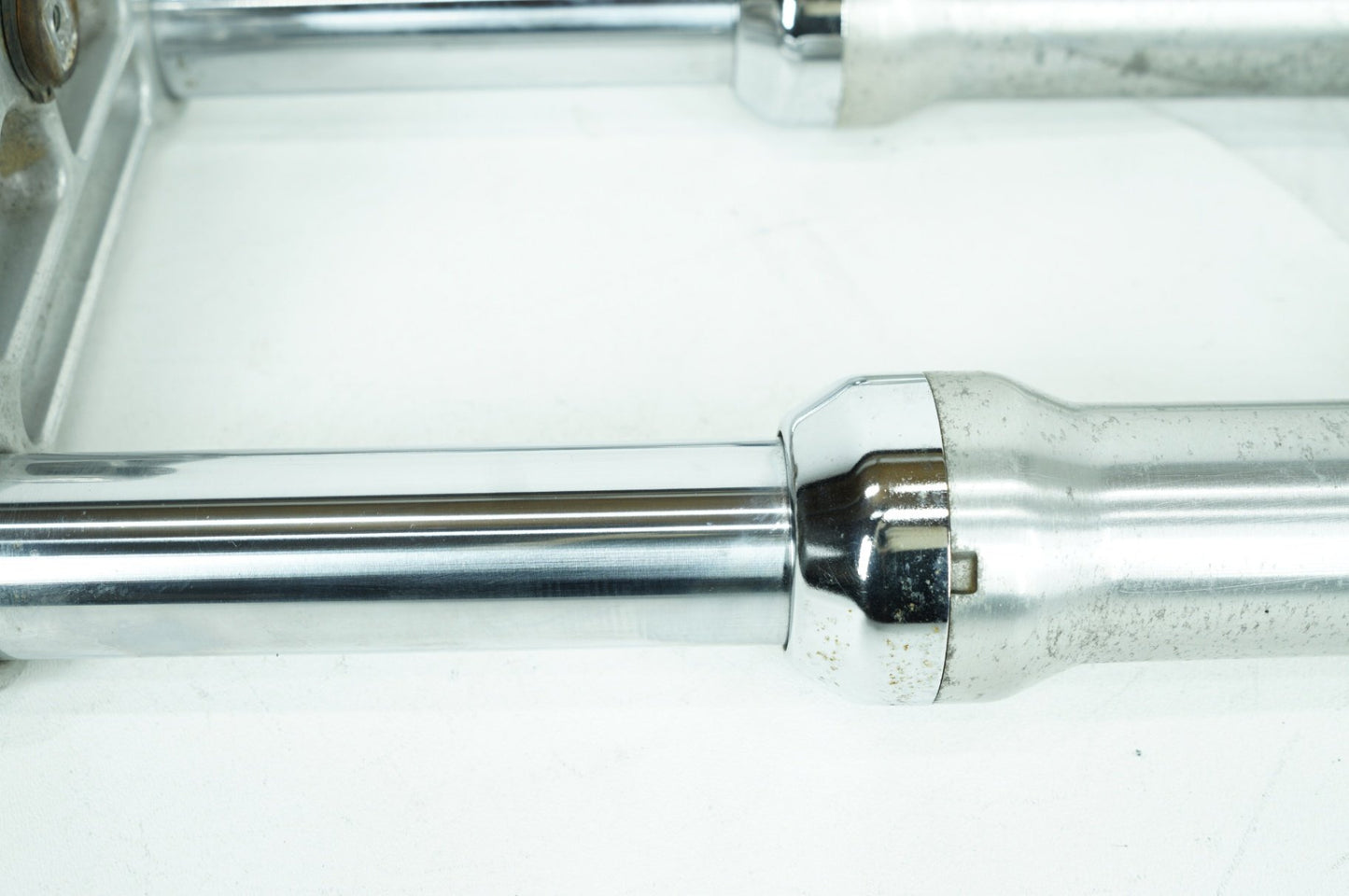 1999 - 2006 Harley-Davidson Dyna Low Rider Front Triple Tree Set & LH RH Fork Legs Sliders 45739-87