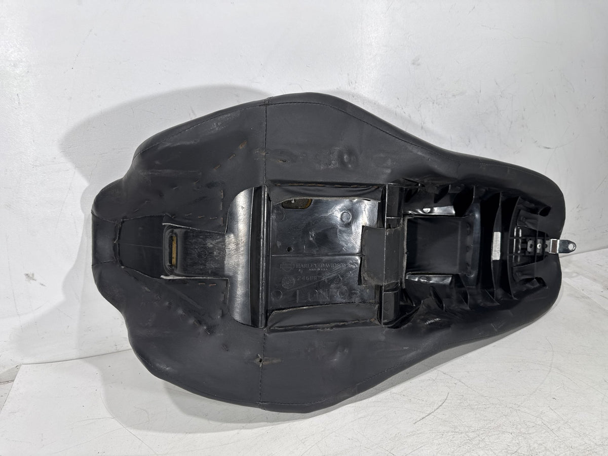 2013 Harley Street Glide Touring FLHX OEM Passenger Rider Driver Seat Saddle