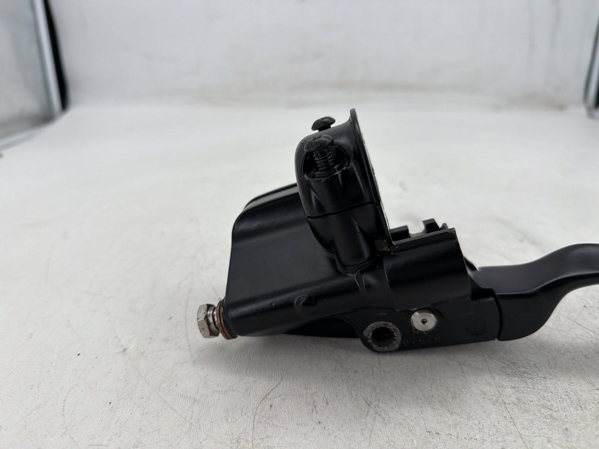 2017 Harley Dyna Street Bob Front Right Brake Lever Master Cylinder 9/16" bore