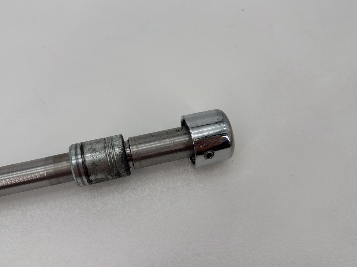 1999 - 2006 Harley-Davidson Dyna Wide Glide Front Wheel Axle Bolt Shaft 43346-83B