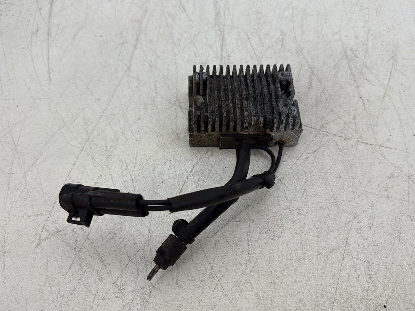2004 Harley Sportster XL883C 883 Custom OEM Voltage Regulator Rectifier
