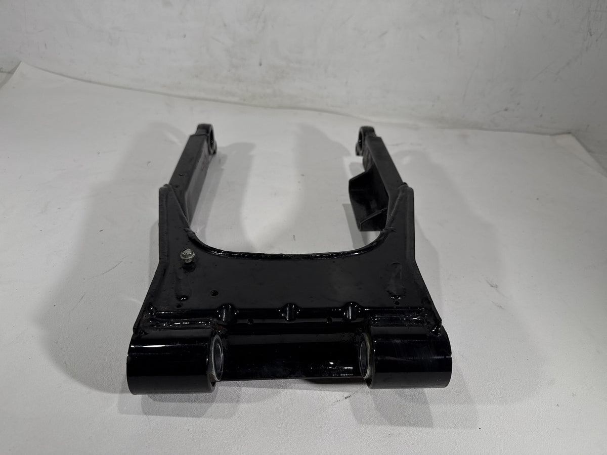 2004 Harley Road King Touring Classic OEM Rear Fork Swingarm Swing Arm