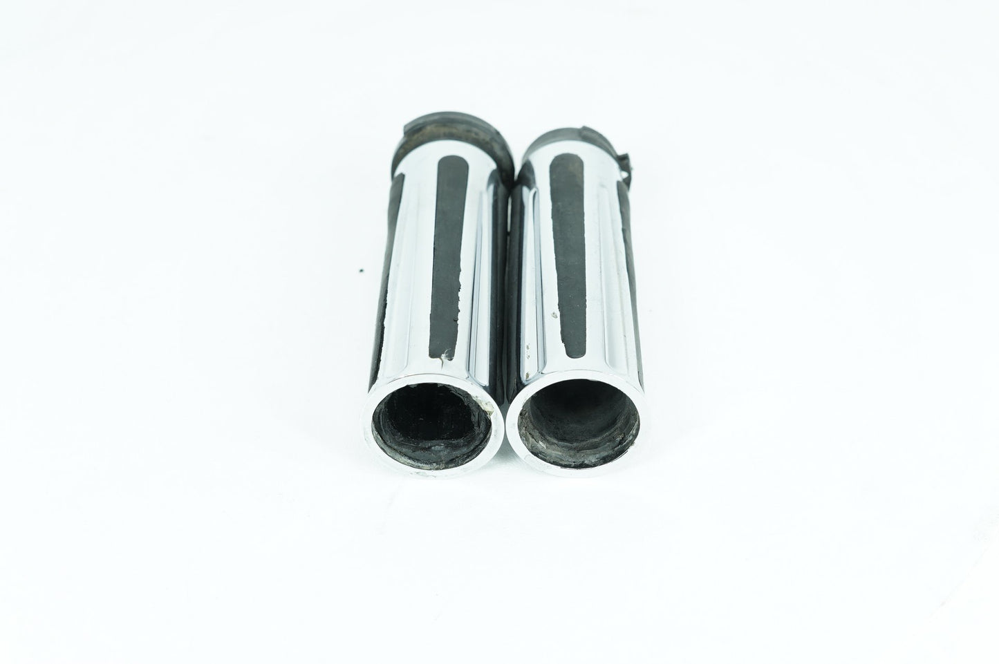 2004 - 2013 Harley-Davidson Sportster Base 883 Front Left Right Handgrip Hand Grips 56667-04