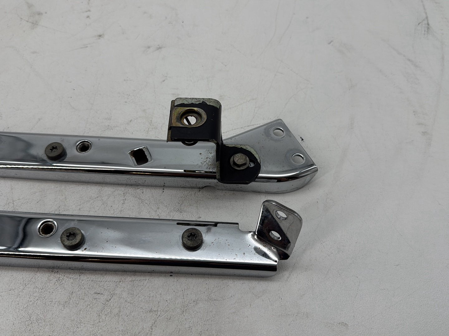 2006 Harley Touring FLHTCI Electra Glide Classic OEM Rear Left & Right Fender Support Bracket