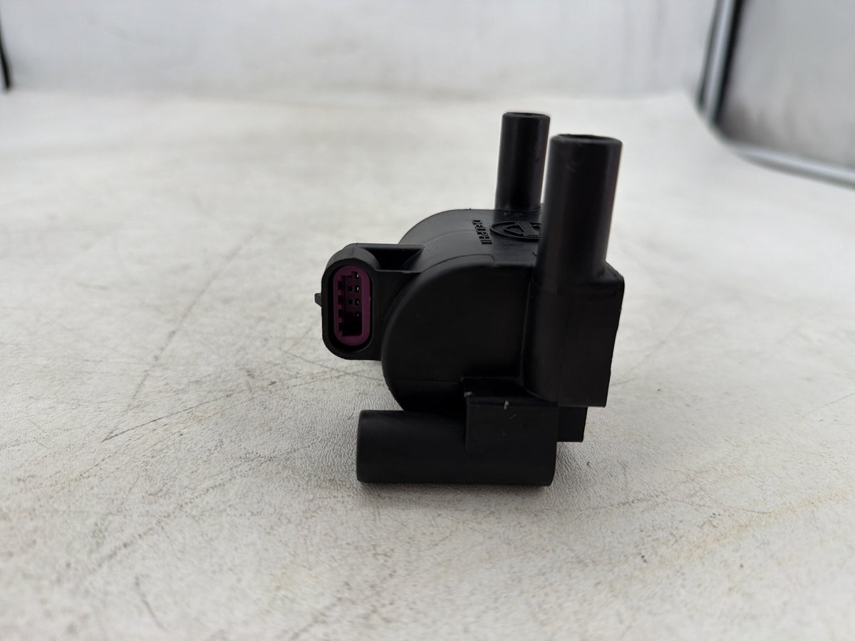 2013 Harley Electra Glide Touring FLHTCU OEM Ignition Coil Spark Igniter
