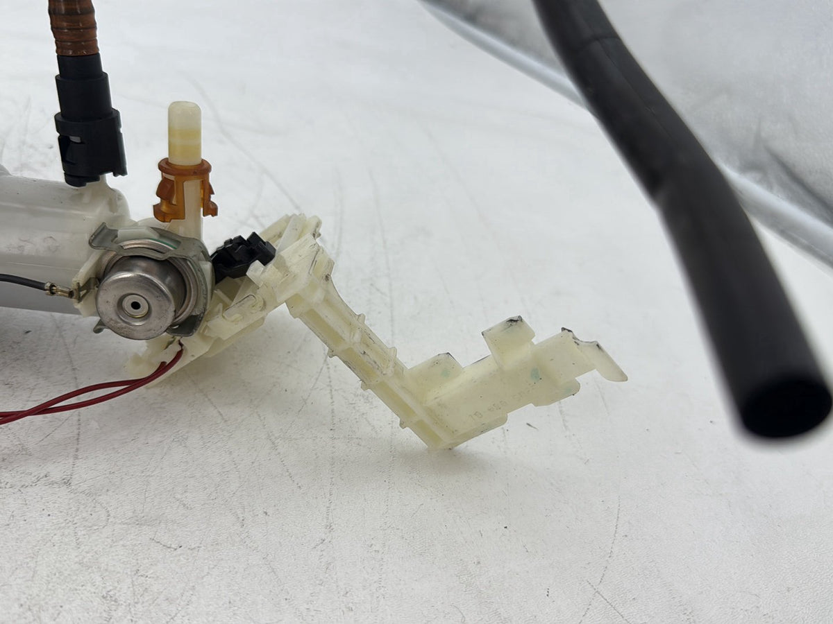 13 Harley Electra Glide Touring Ultra OEM Fuel Pump Gas Gasoline Petrol Sending