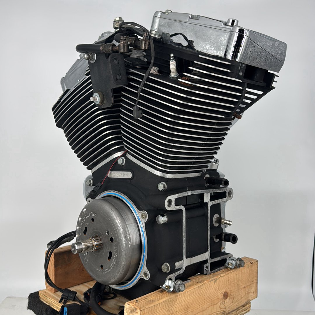 1999 - 2006 Harley-Davidson Touring Electra Glide Classic EFI Twin Cam 88 Engine Motor  	16125-01