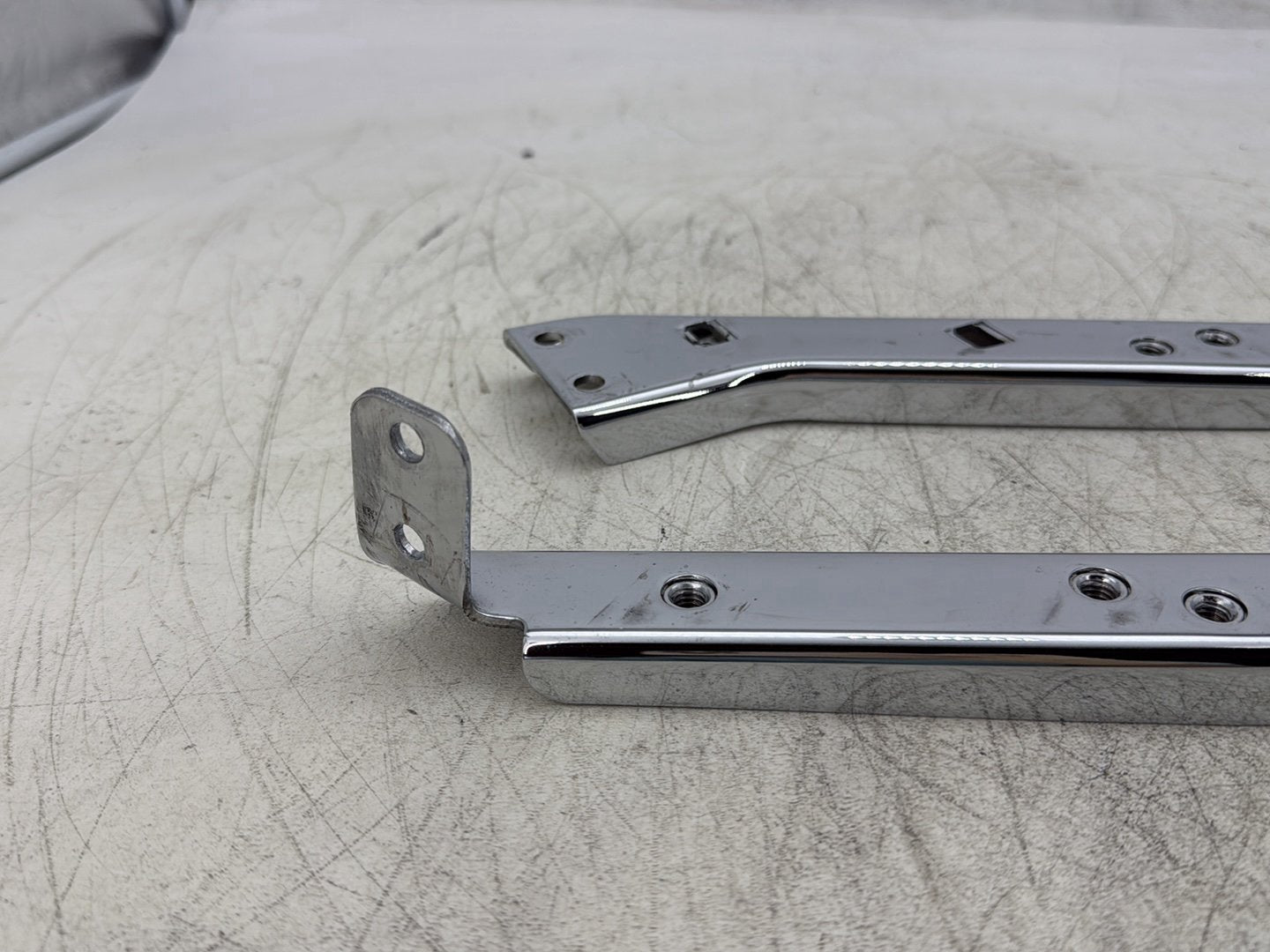 2007 Harley Touring FLHTC Electra Glide Classic OEM Rear Left & Right Saddlebag Fender Support