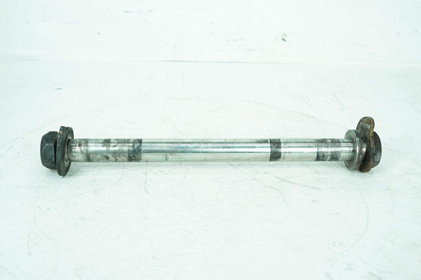 2007 - 2011 Harley-Davidson Touring Electra Glide Ultra Rear Wheel Axle Bolt Shaft 41056-09