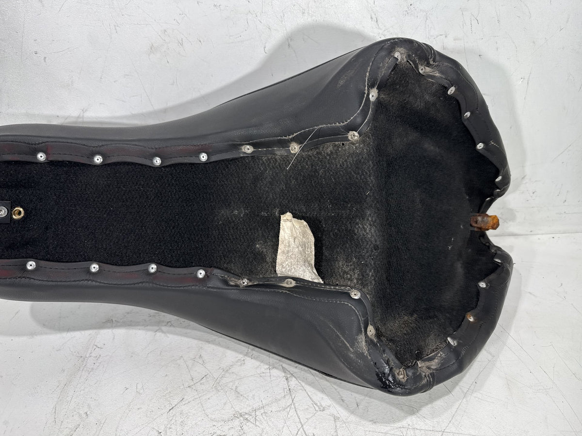 02 Harley Heritage Softail Classic Passenger Rider Driver Seat Saddle SADDLEMAN