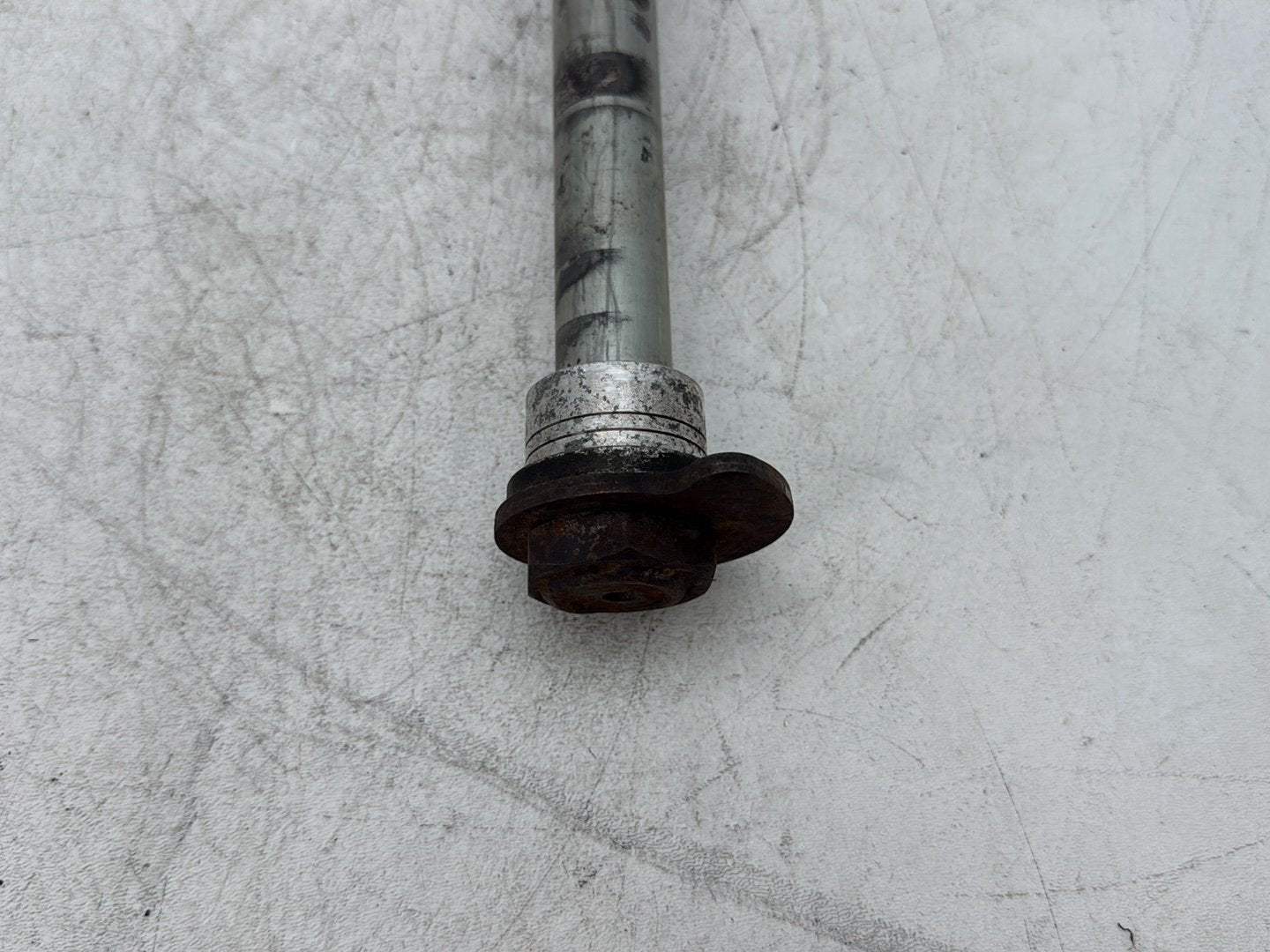 2013 Harley Electra Glide Touring Ultra FLHTCUI OEM Rear Wheel Axle Bolt Shaft