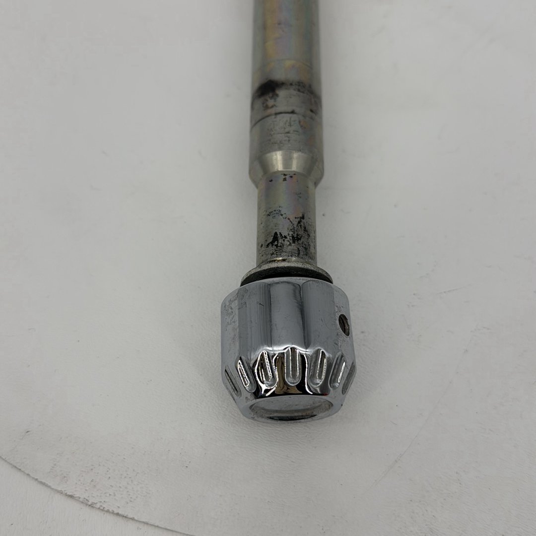 2007 - 2012 Harley-Davidson Touring Street Glide Front Wheel Axle Bolt Shaft 43364-00