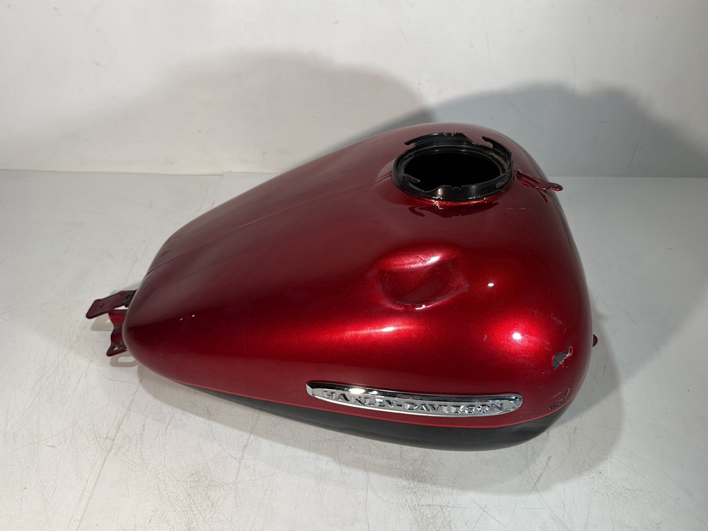 2008 - 2016 Harley-Davidson Touring Electra Glide Ultra Fuel Gas Tank Gasoline Reservoir 61356-08