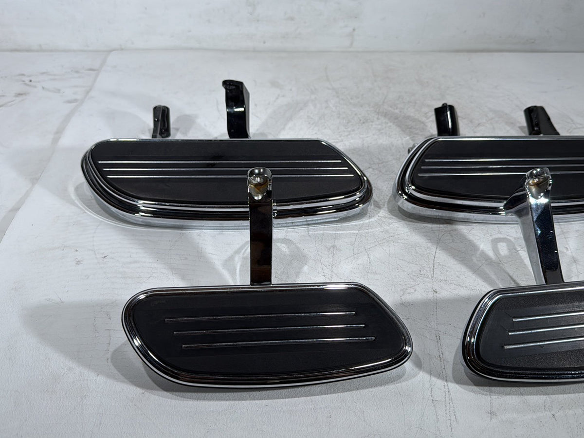 10 Harley Street Glide Touring FLHX OEM LH RH Driver & Pass Floorboard Foot Rest