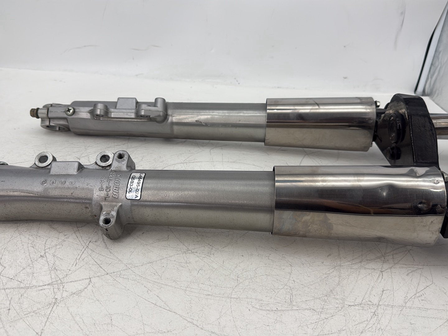 2004 Harley Touring FLHT Electra Glide OEM Front Triple Tree Set & LH RH Fork Legs Sliders