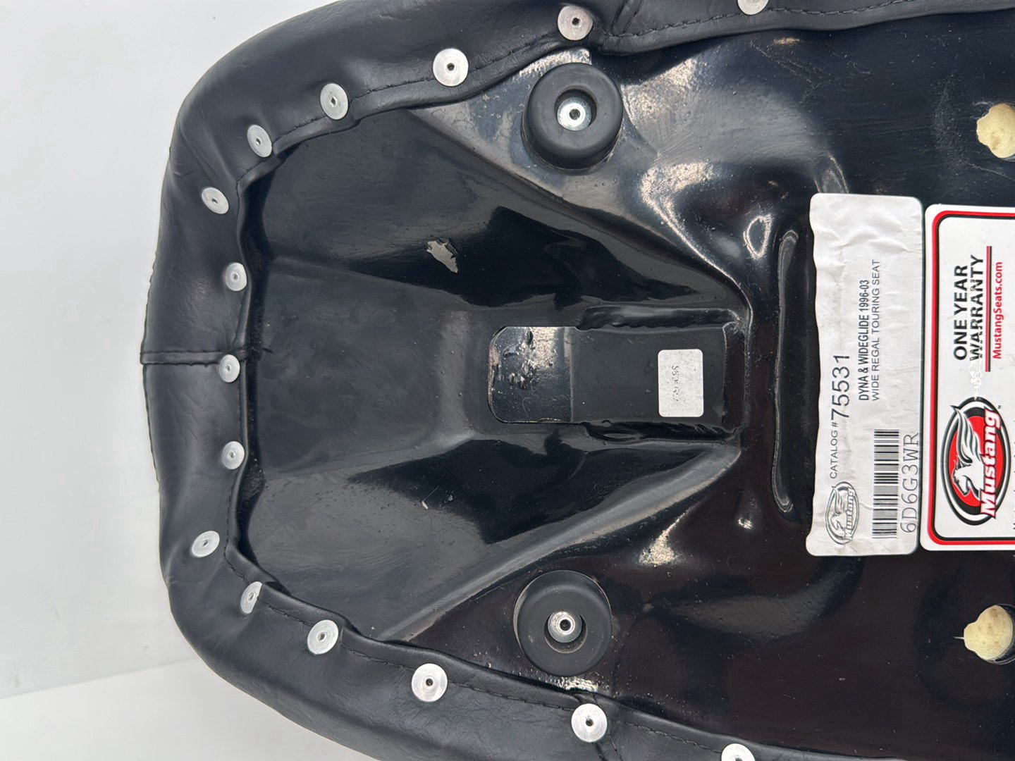 1999 - 2006 Harley-Davidson Dyna Wide Glide Passenger Rider Driver Seat Saddle MUSTANG