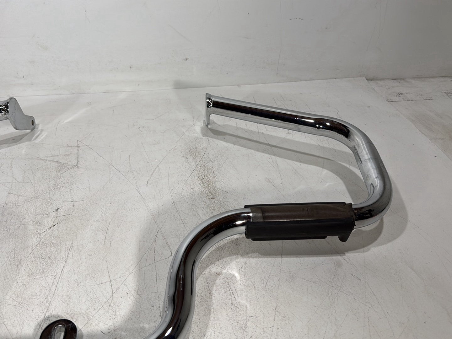 2015 Harley Dyna Low Rider FXDL OEM Engine Highway Crash Bar Guard Mustage