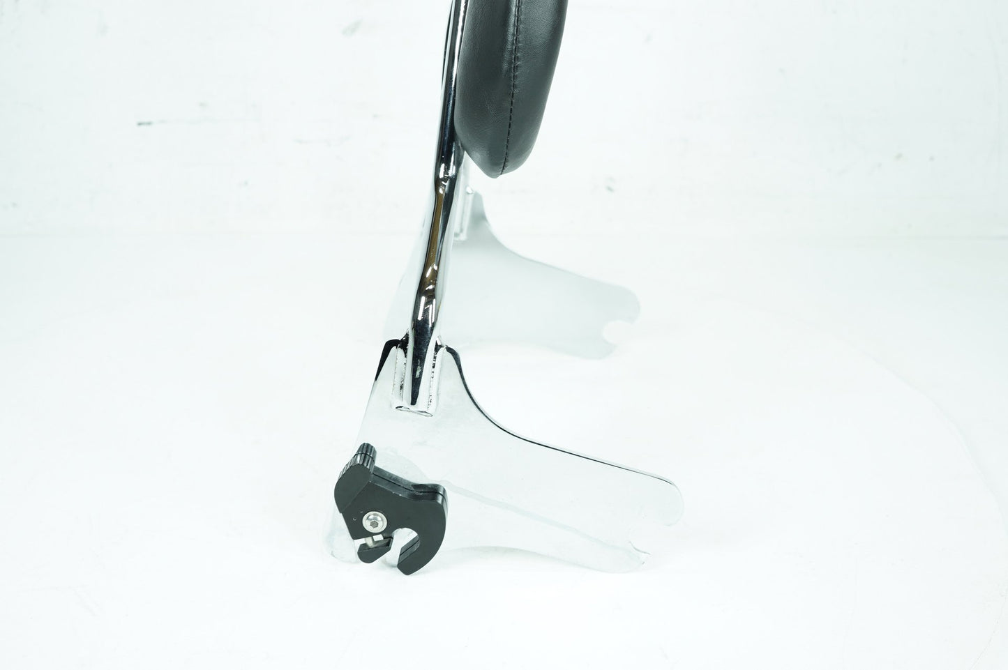 2000 - 2006 Harley-Davidson Touring Road King Custom Rear Sissy Bar w/ Backrest Cushion Pad 52933-97C