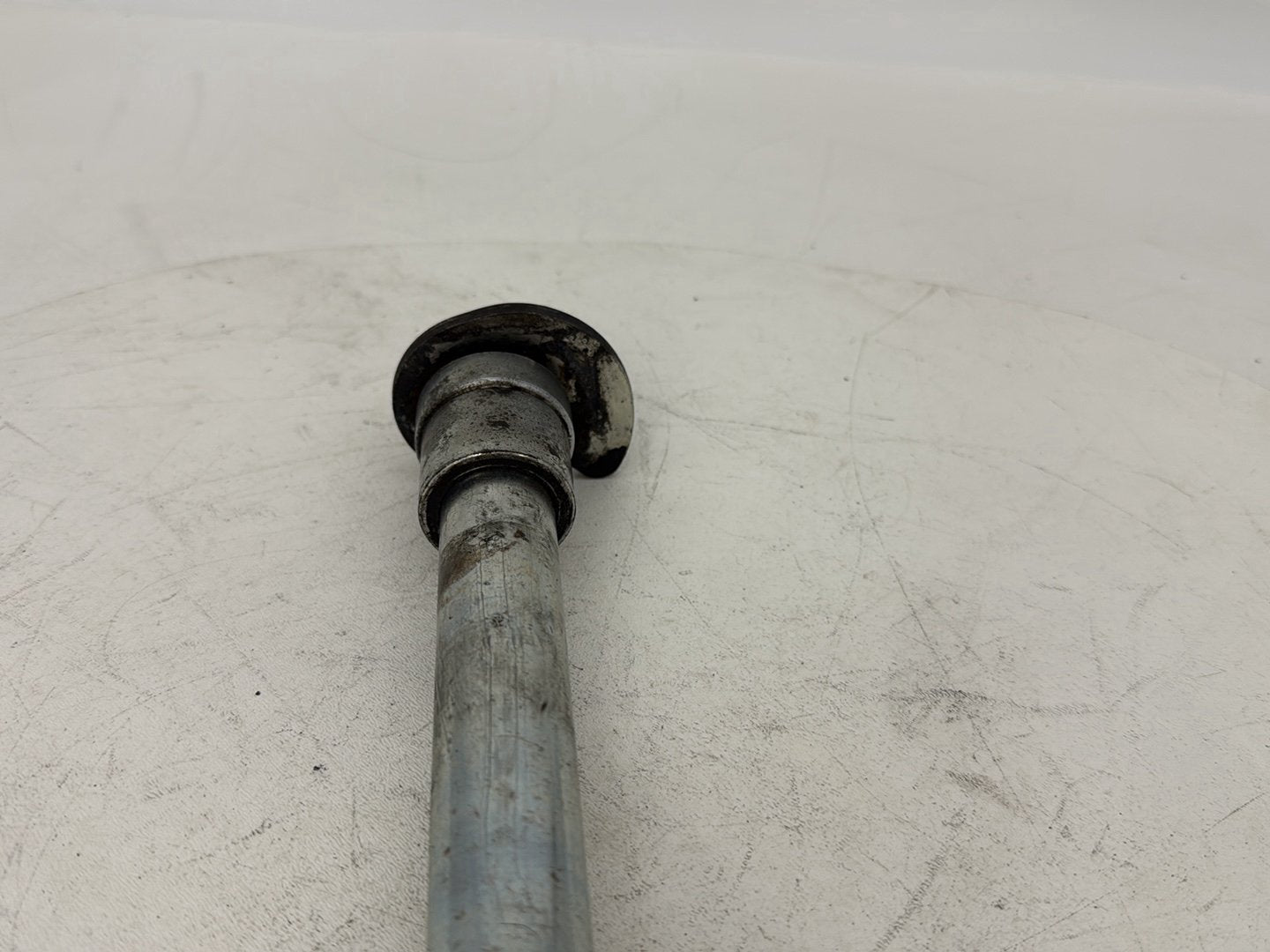 1999 - 2006 Harley-Davidson Touring Electra Glide Rear Wheel Axle Bolt Shaft 41056-02