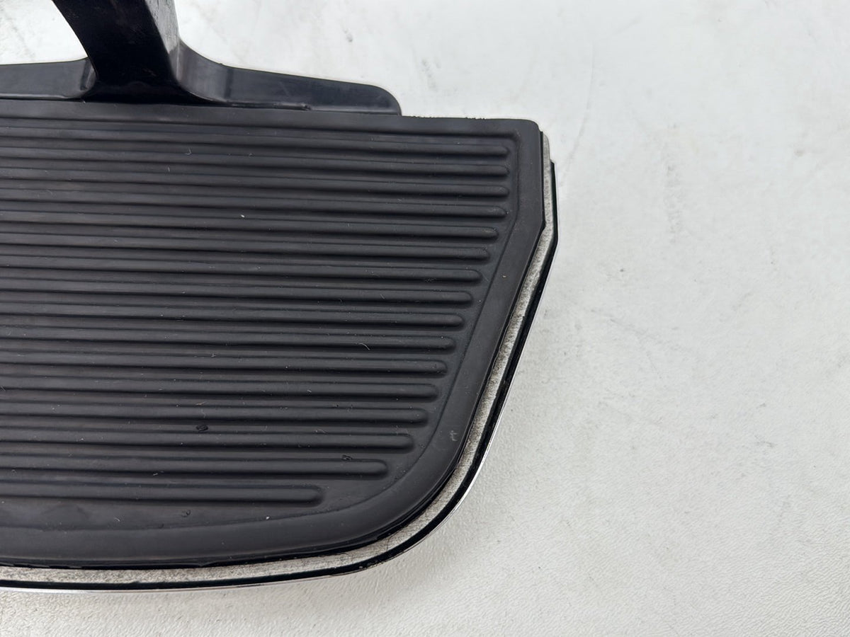 2018 Harley Electra Glide Touring Left Right Driver & Pass Floorboard Foot Rest