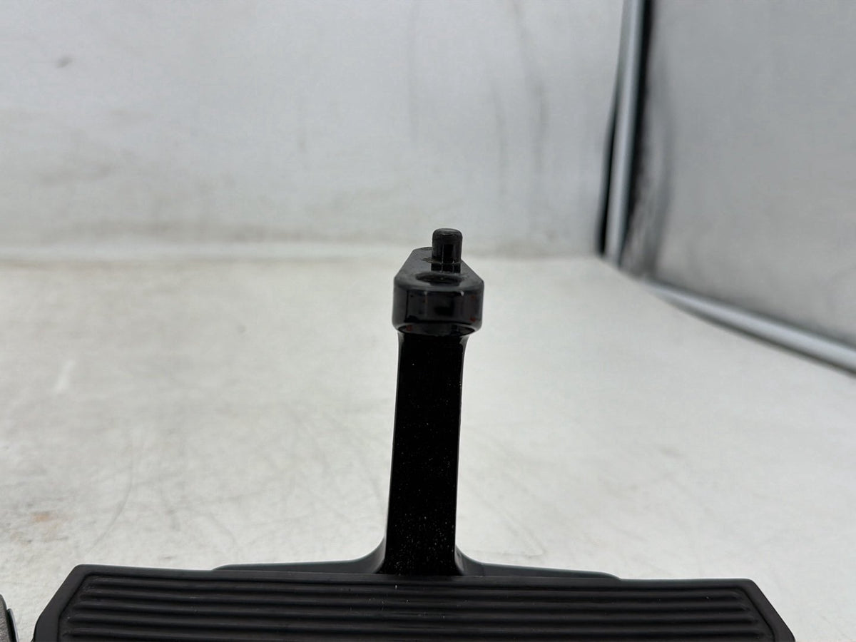 07 Harley Electra Glide Touring OEM Left & Right Passenger Floorboard Foot Rest