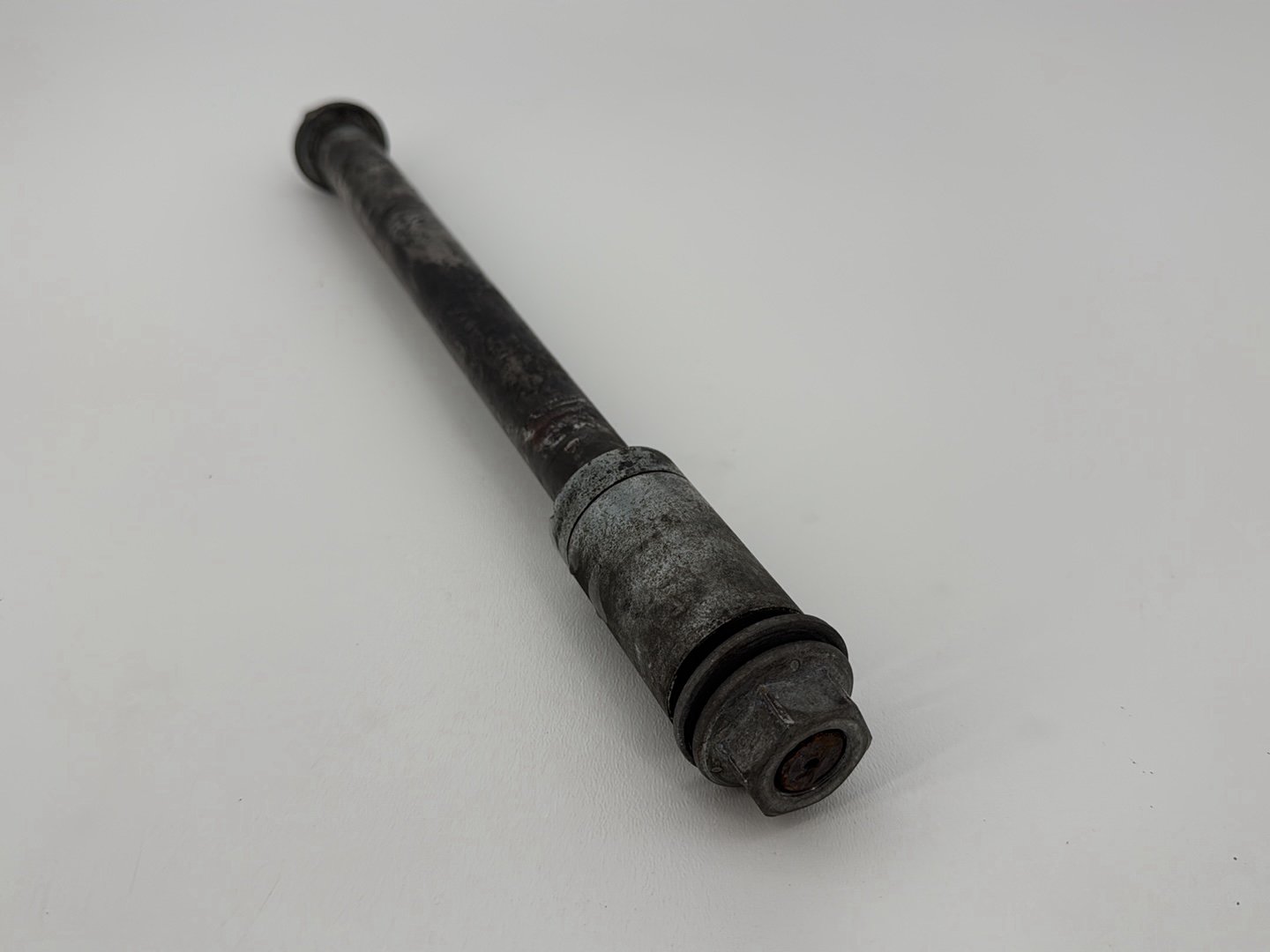 2006 - 2017 Harley-Davidson Dyna Street Bob Rear Wheel Axle Bolt Shaft 41114-06