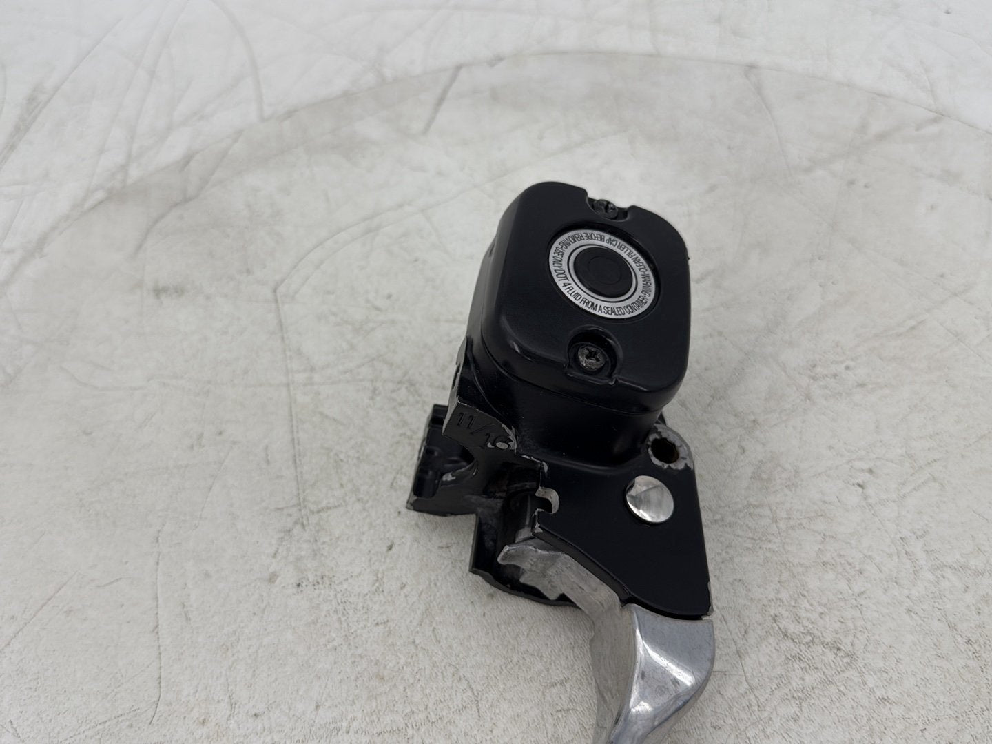 2015 Harley Dyna Low Rider FXDL OEM Front Right Hand Brake Lever Master Cylinder Reservoir