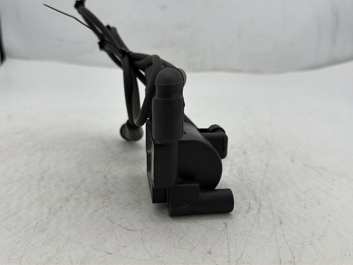 2013 Harley Street Glide Touring FLHX OEM Ignition Coil Spark Plugs Cable