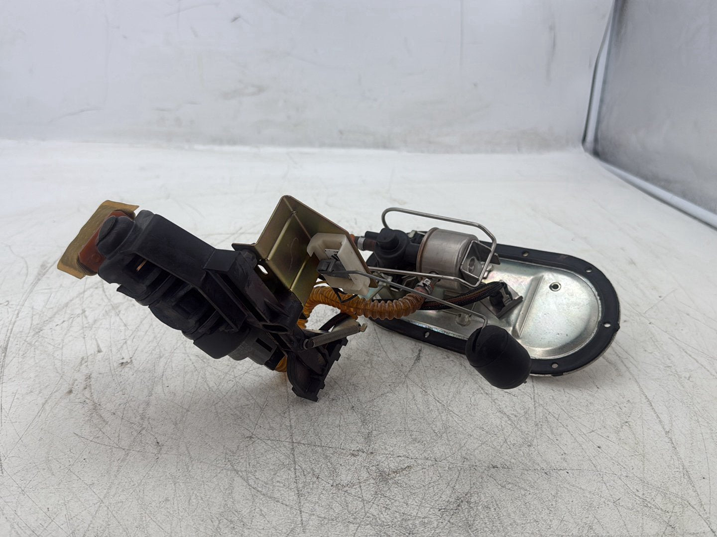 2004 Harley Road King Touring Custom FLHRSI OEM Gas Gasoline Fuel Petrol Pump Sending