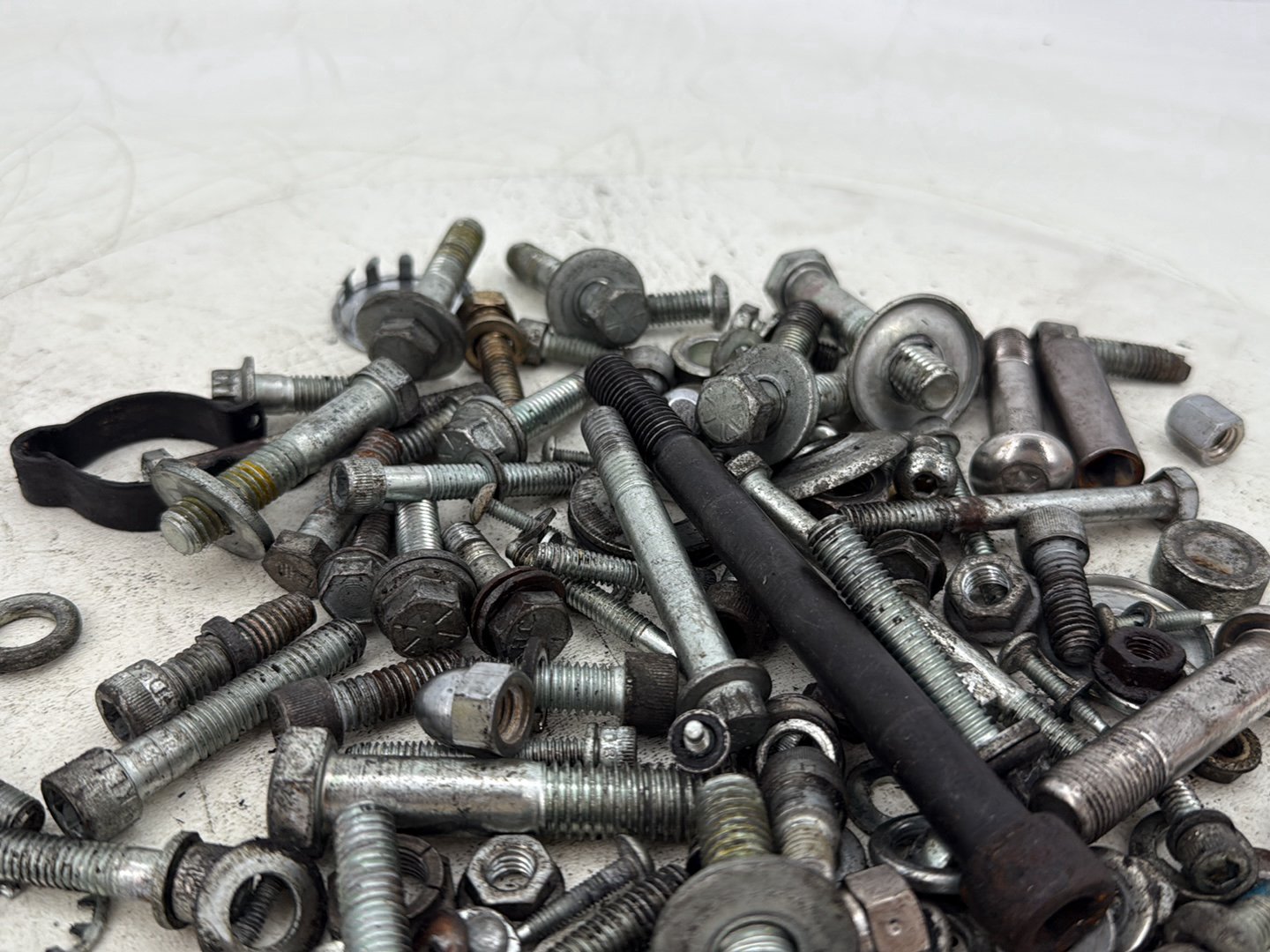 2004 Harley Dyna Super Glide FXDI OEM Hardware Bolts Nuts & Brackets