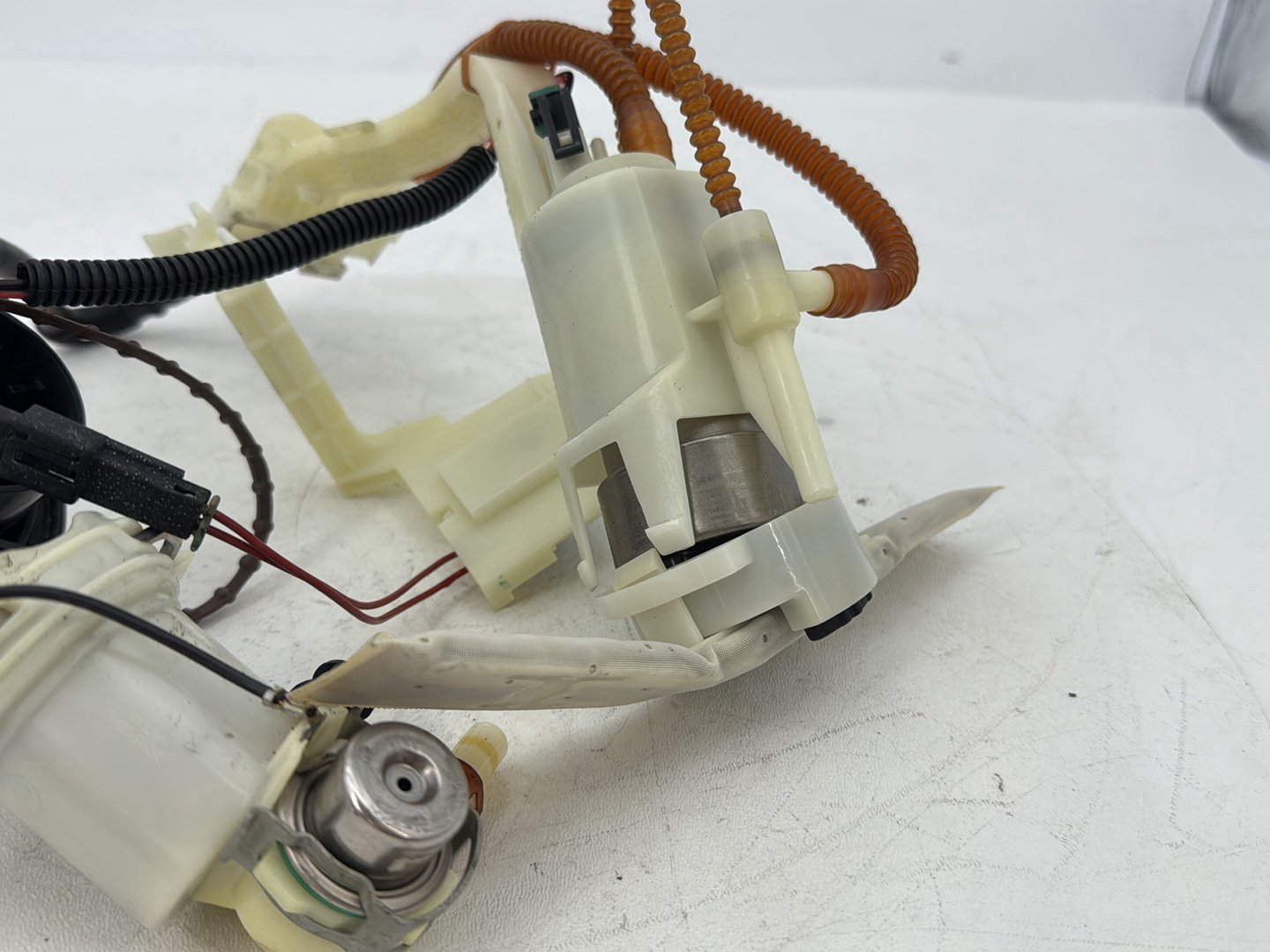 2008 - 2016 Harley-Davidson Touring Electra Glide Ultra Fuel Pump Gas Gasoline Petrol Sending 	62908-08