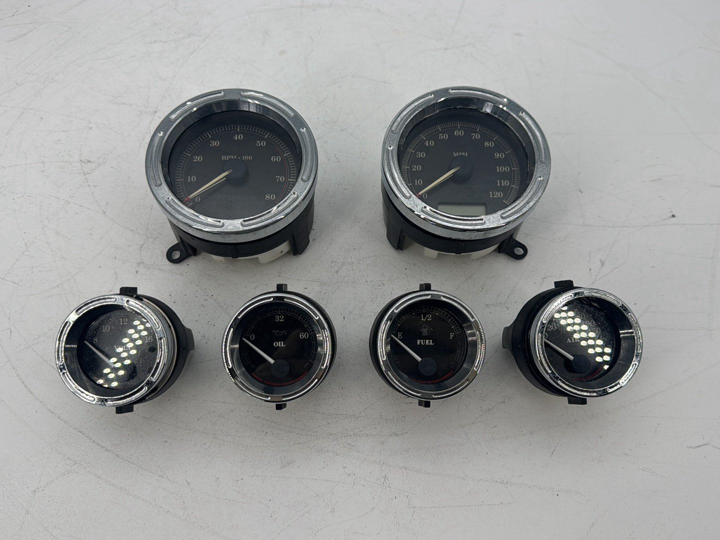 2008 Harley Touring FLHT Electra Glide OEM Air Oil Volt Fuel Tacho Speedo Gauges