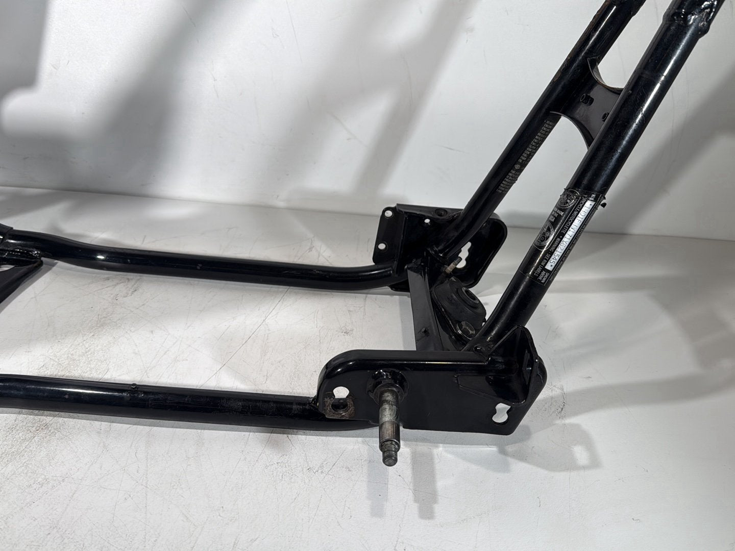 1999 - 2006 Harley-Davidson Touring Road King Police Body Main Frame Chassis CLN CLR 47900-01