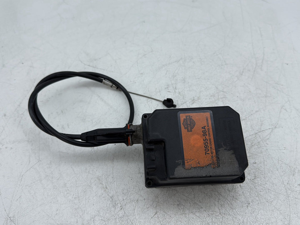 2000 Harley Electra Glide Touring Ultra OEM Cruise Control Actuator 70955-98A