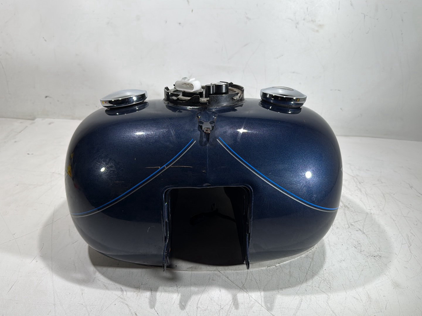 2008 Harley Road King Touring FLHR OEM Fuel Gas Tank Gasoline Reservoir
