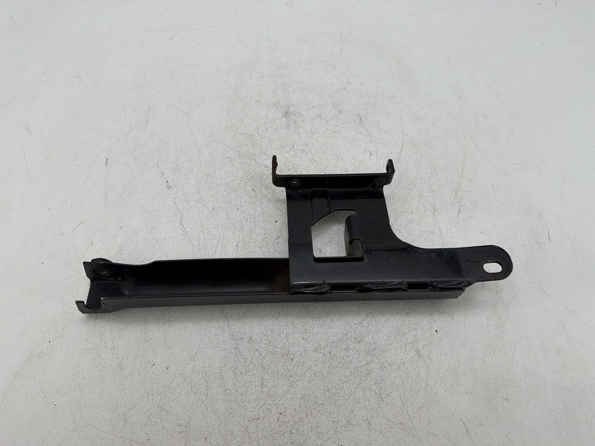 02 Harley Heritage Softail Classic FLSTC OEM Seat Bracket Mount Support Mounting