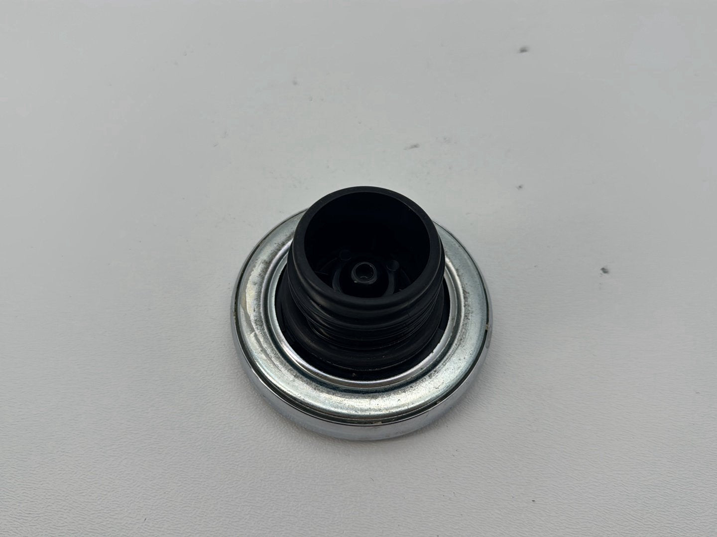 1999 - 2006 Harley-Davidson Dyna Wide Glide Fuel Gas Tank Cap Bushing Hub 62803-97A