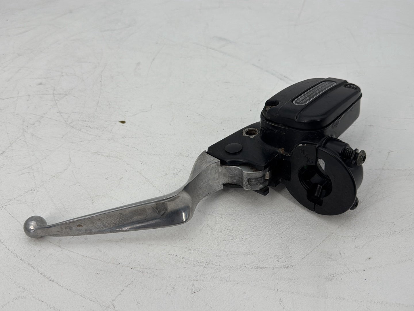 2008 - 2016 Harley-Davidson Touring Electra Glide Ultra Front Left Hand Clutch Lever Master Cylinder 36700056