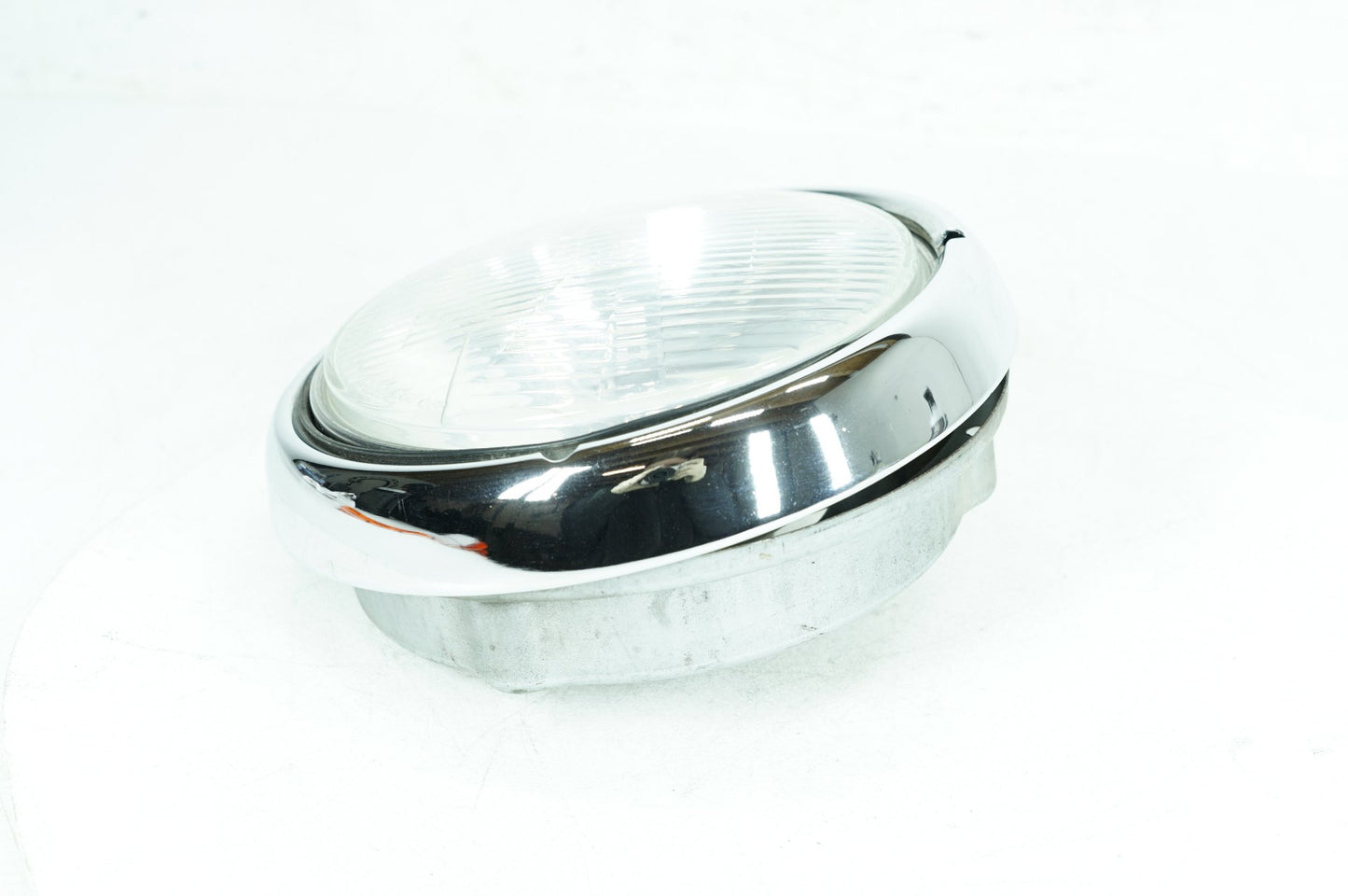 1999 - 2006 Harley-Davidson Touring Electra Glide Headlight Headlamp Head Light Halogen  	67702-81C